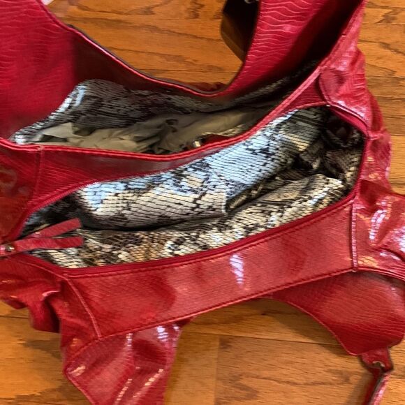 Mondani New York red handbag new with tags - Picture 4 of 10